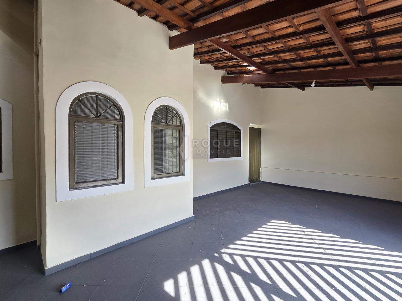 Casa Residencial para aluguel no bairro Jardim Olga Veroni: Garagem