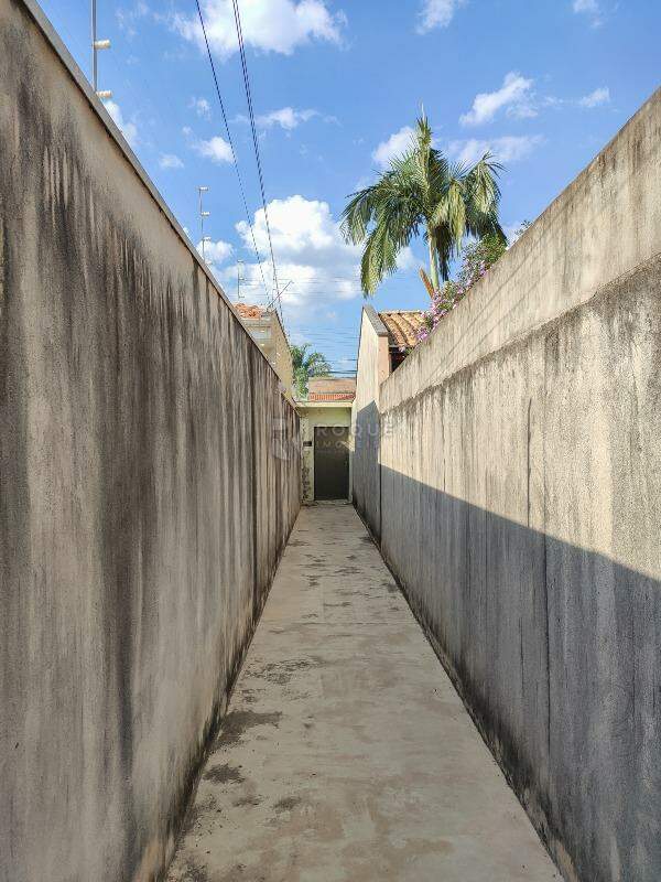 Casa Residencial para aluguel no bairro Jardim Senador Vergueiro: Corredor de acesso 