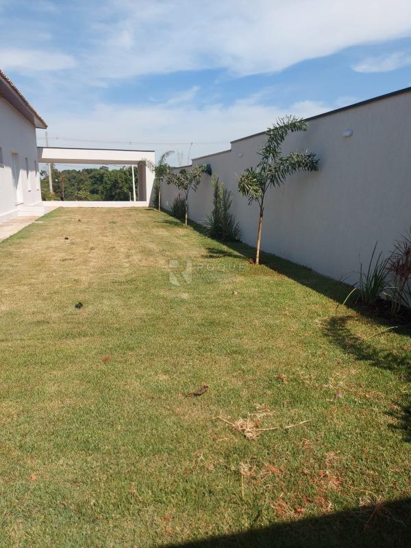 Casa em condomínio à venda no bairro Residencial Florisa: 