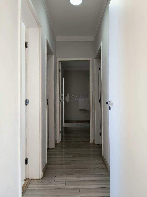 Apartamento à venda no bairro Jardim Residencial Francisco Cruãnes: Hall