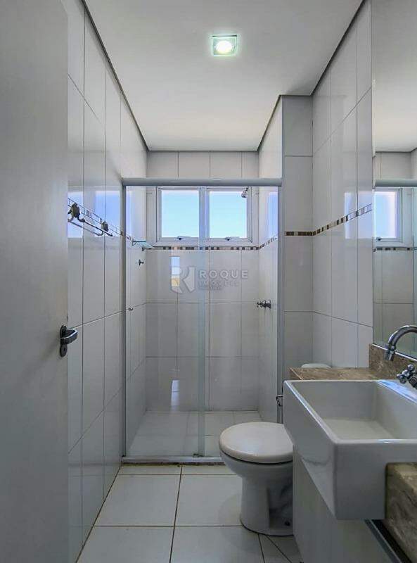 Apartamento à venda no bairro Jardim Residencial Francisco Cruãnes: WC Social