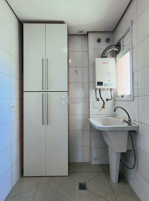 Apartamento à venda no bairro Jardim Residencial Francisco Cruãnes: Área de serviço