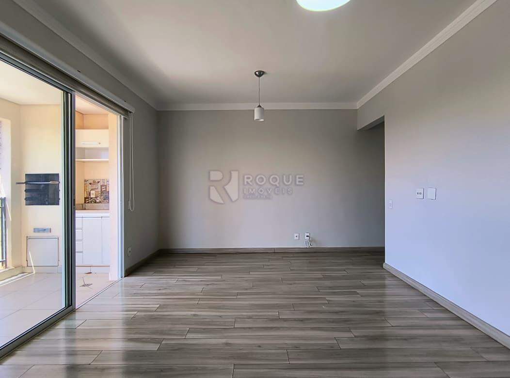 Apartamento à venda no bairro Jardim Residencial Francisco Cruãnes: Sala