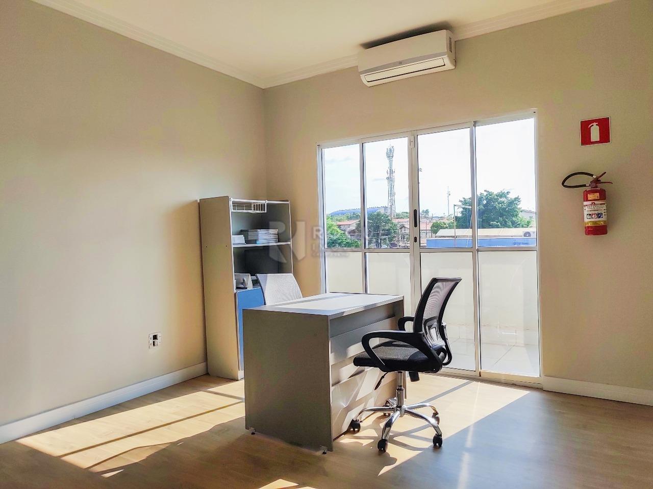 Casa Residencial à venda no bairro Jardim Nossa Senhora do Amparo: SALA DE ESTAR