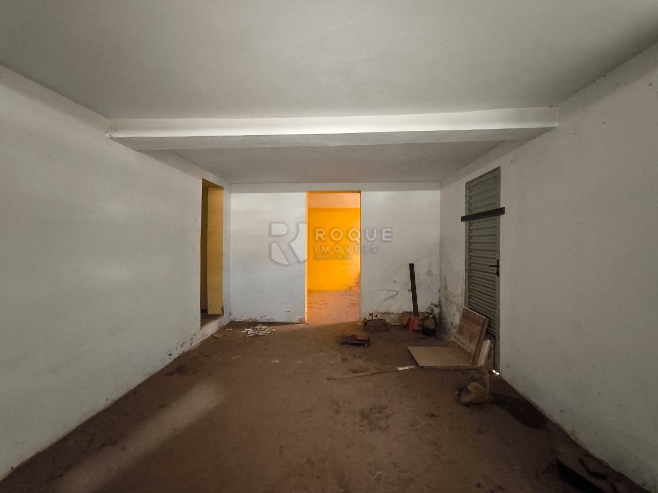 Casa Comercial à venda no bairro Centro: SALÃO 2