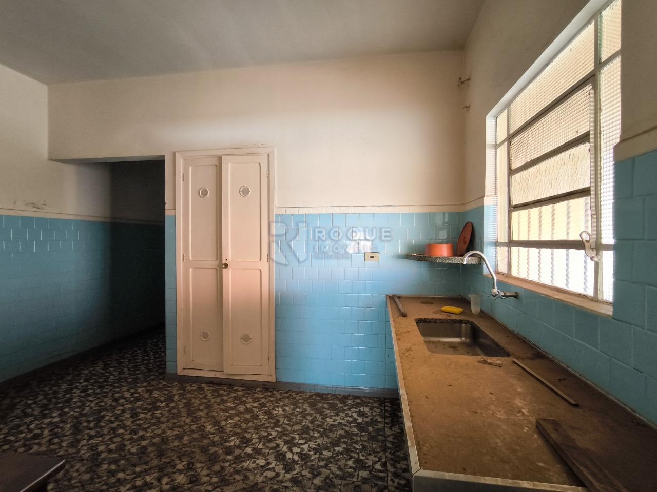 Casa Comercial à venda no bairro Centro: COZINHA