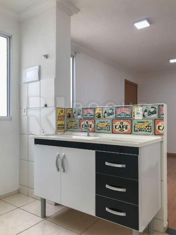 Apartamento para aluguel no bairro Residencial Costa Verde: Cozinha 