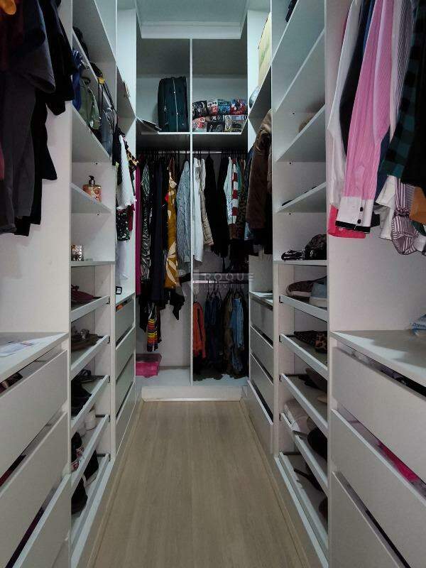 Casa Residencial à venda no bairro Residencial Nobreville: CLOSET