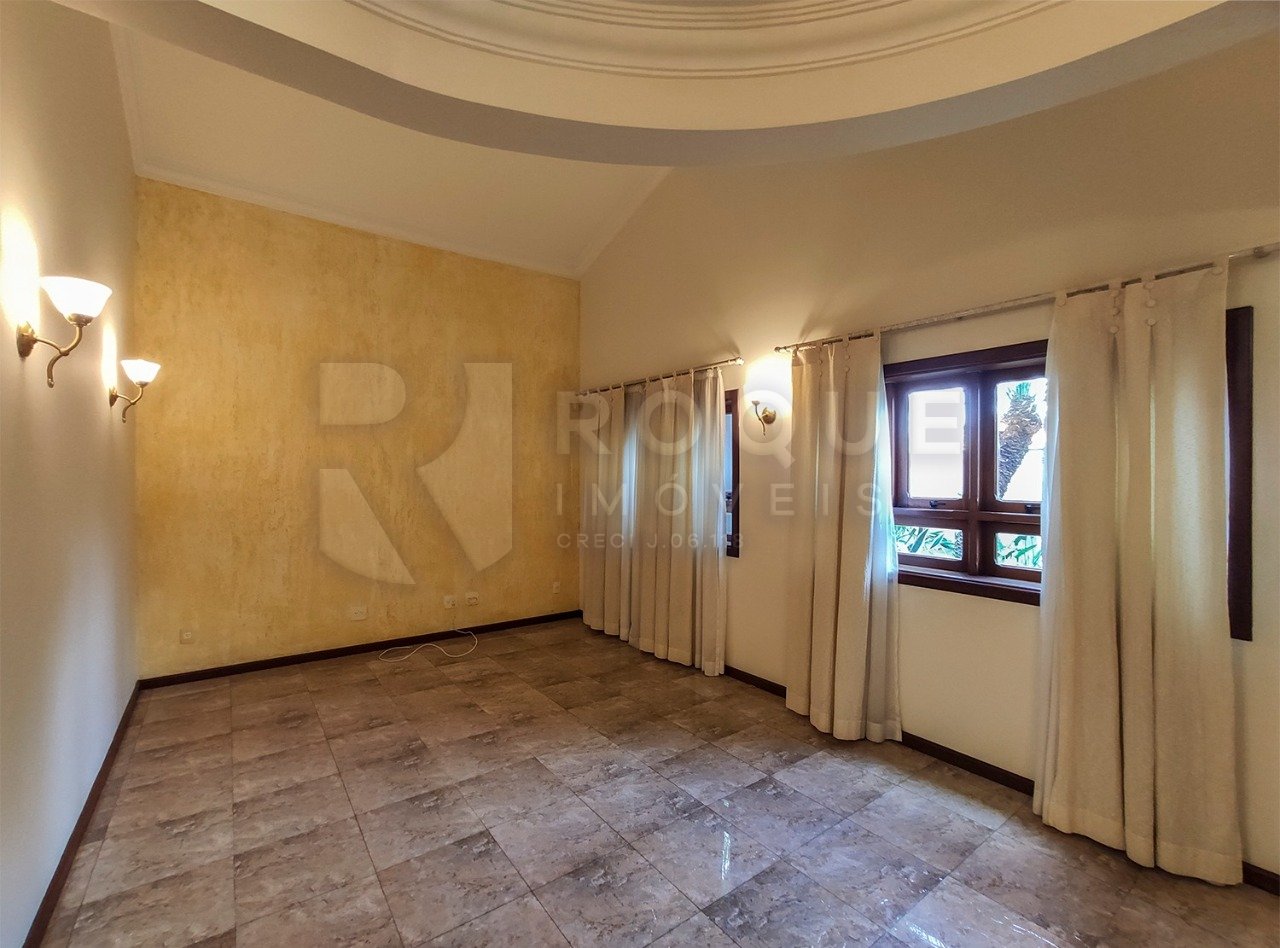 Casa em condomínio à venda no bairro Jardim Aquárius: 