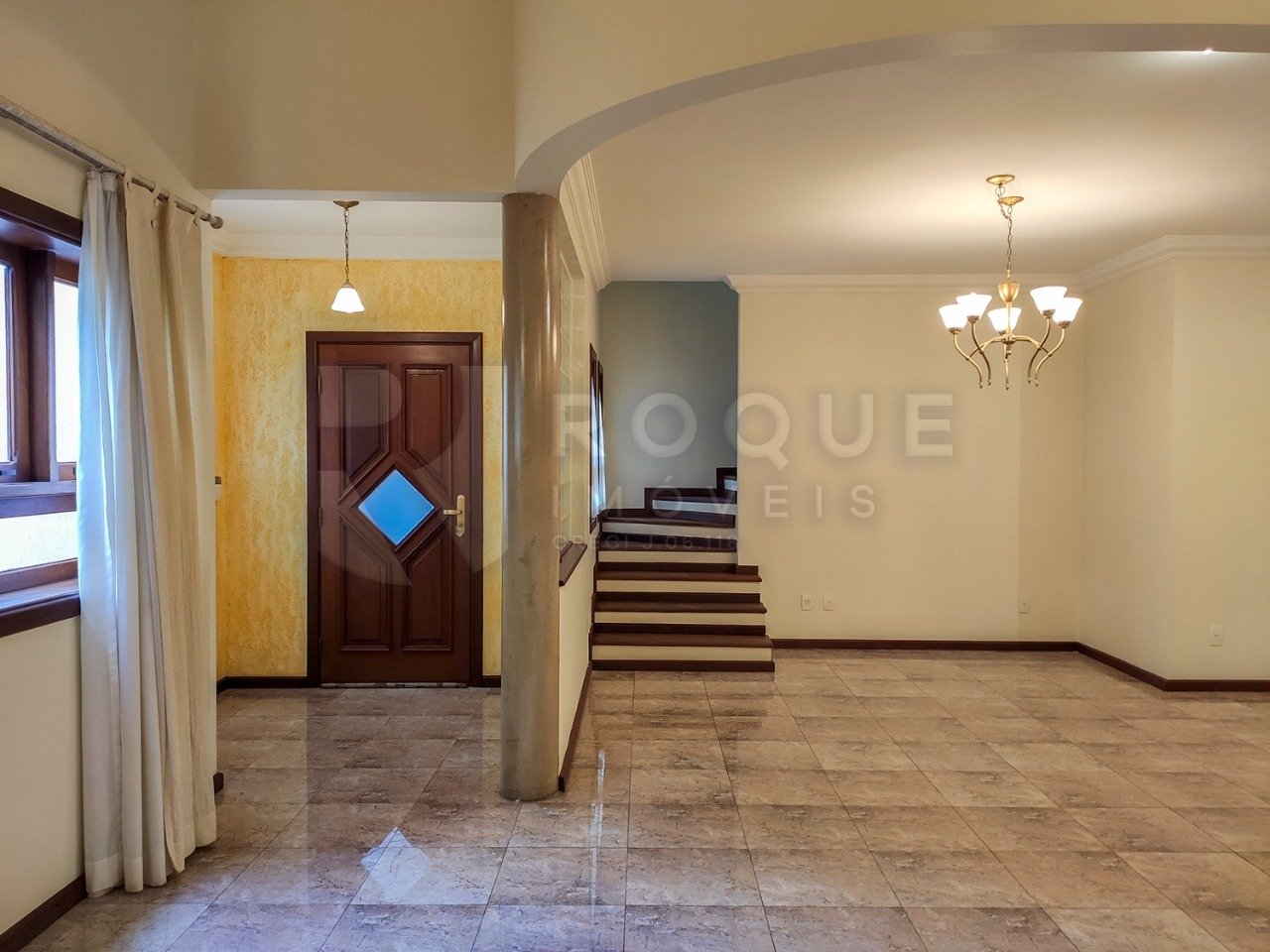 Casa em condomínio à venda no bairro Jardim Aquárius: 