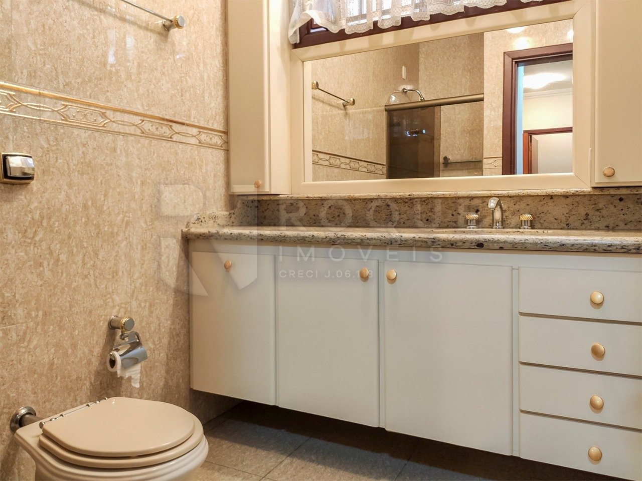 Casa em condomínio à venda no bairro Jardim Aquárius: 