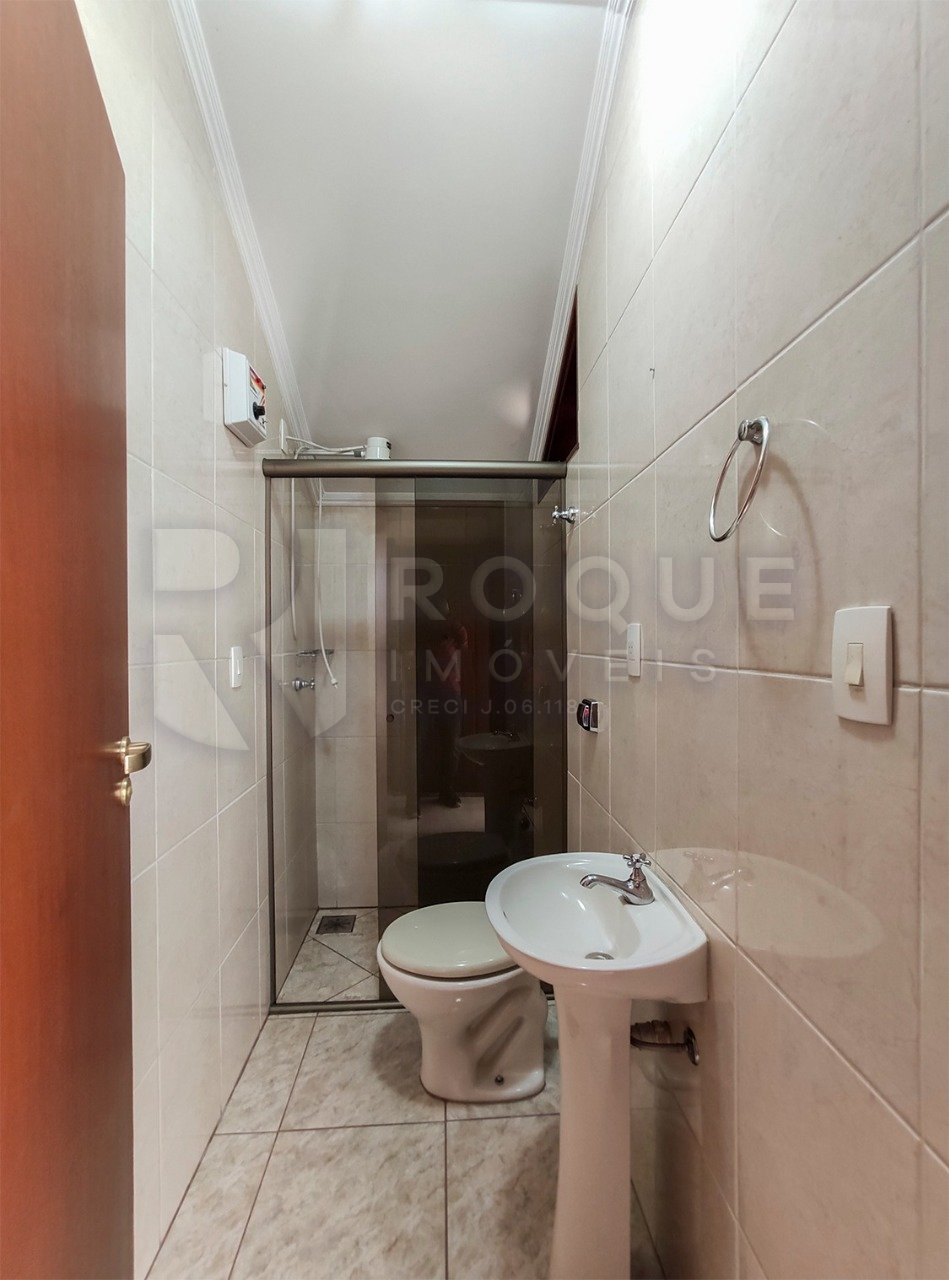 Casa em condomínio à venda no bairro Jardim Aquárius: 