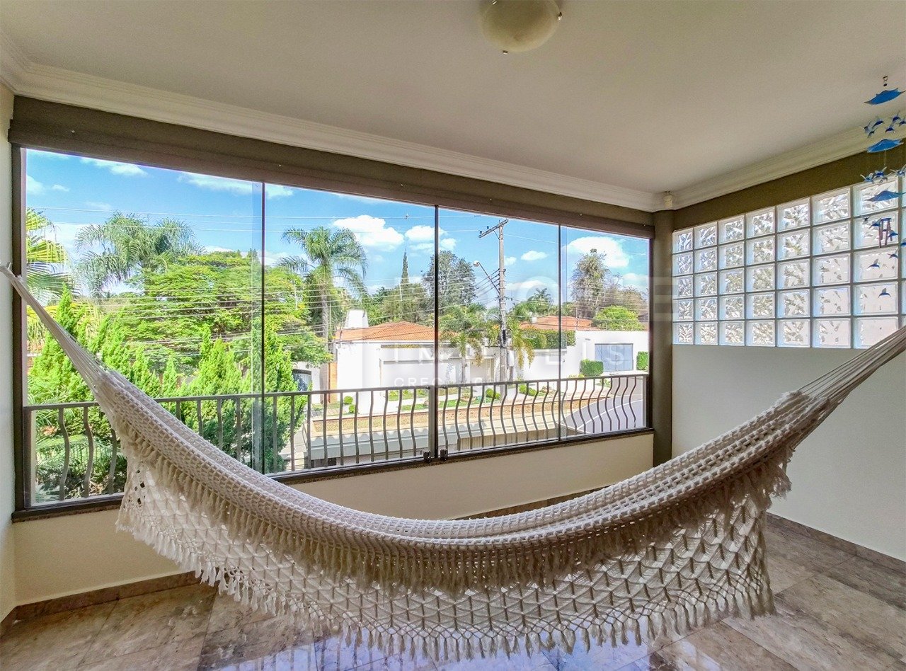 Casa em condomínio à venda no bairro Jardim Aquárius: 