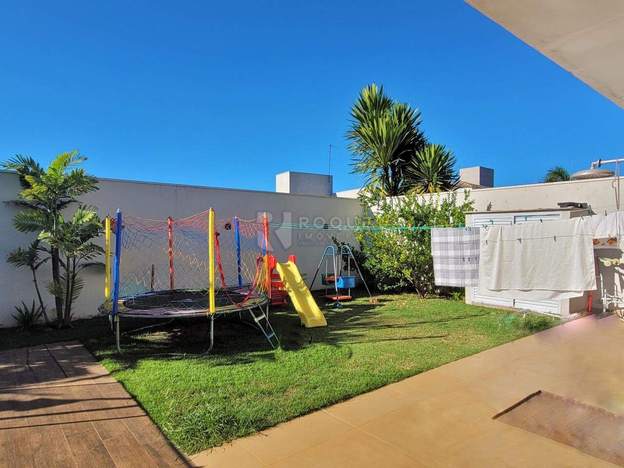 Casa em condomínio à venda no bairro Residencial Ilha de Bali: Quintal