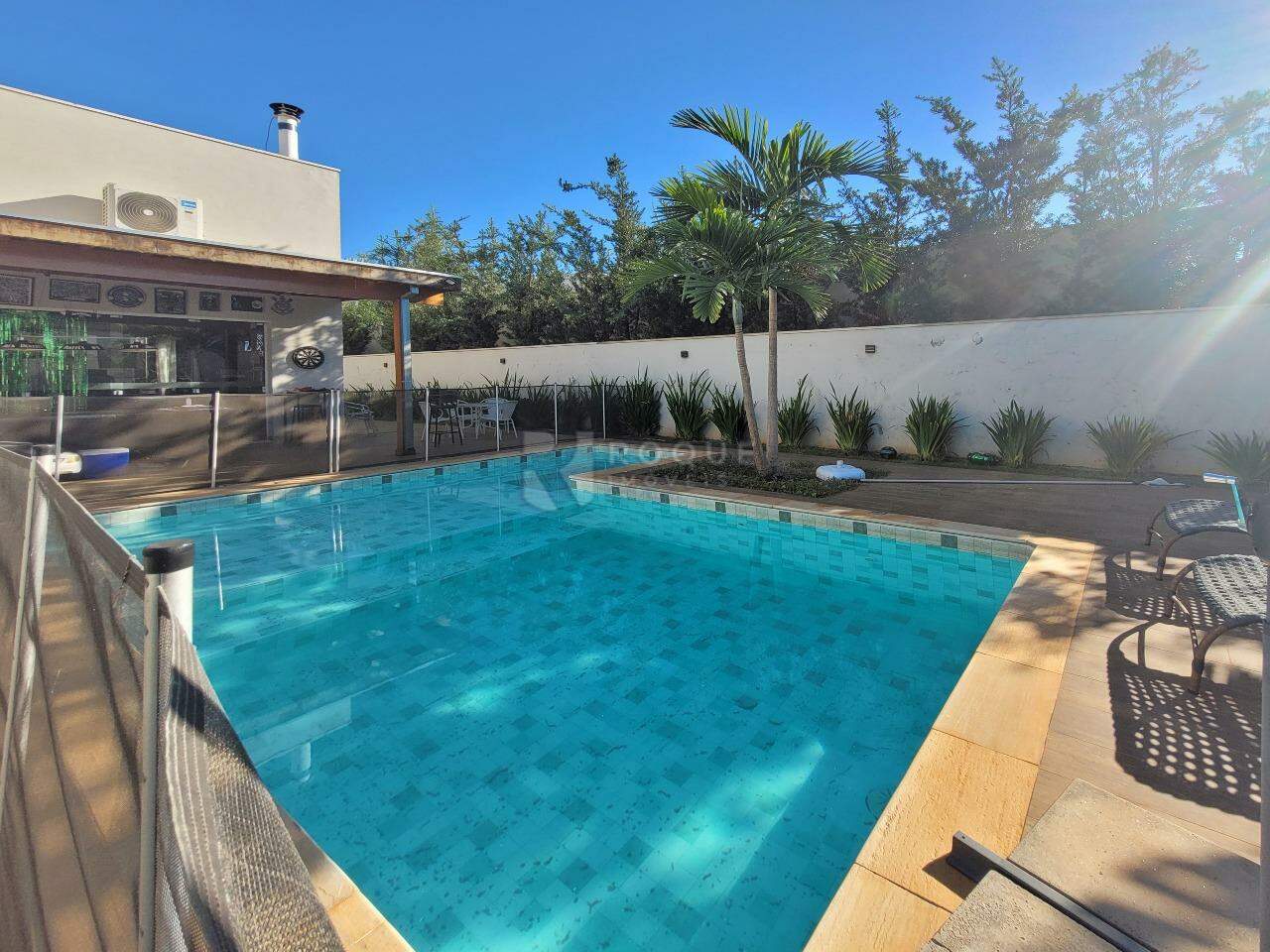 Casa em condomínio à venda no bairro Residencial Ilha de Bali: Piscina