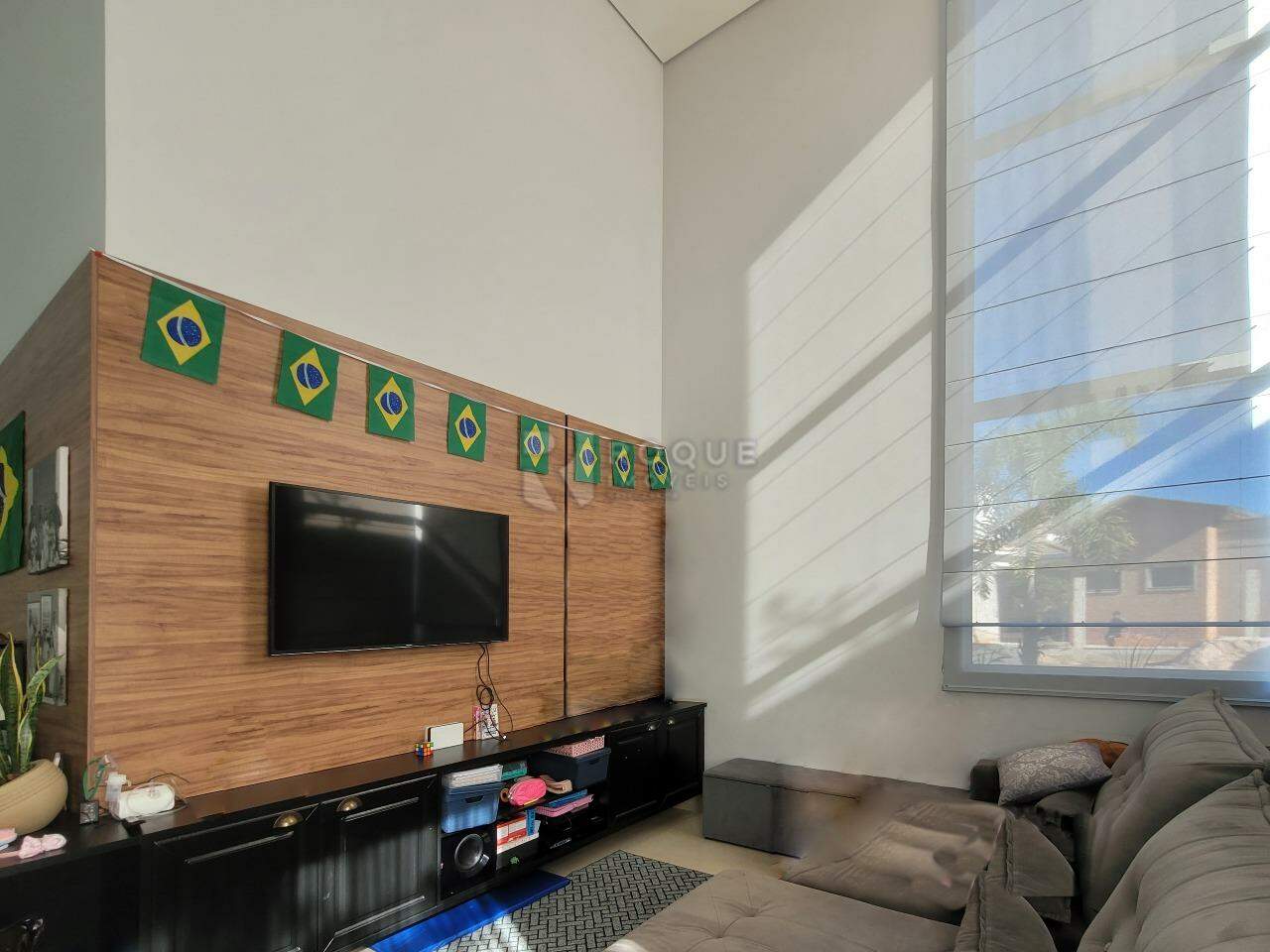 Casa em condomínio à venda no bairro Residencial Ilha de Bali: Sala