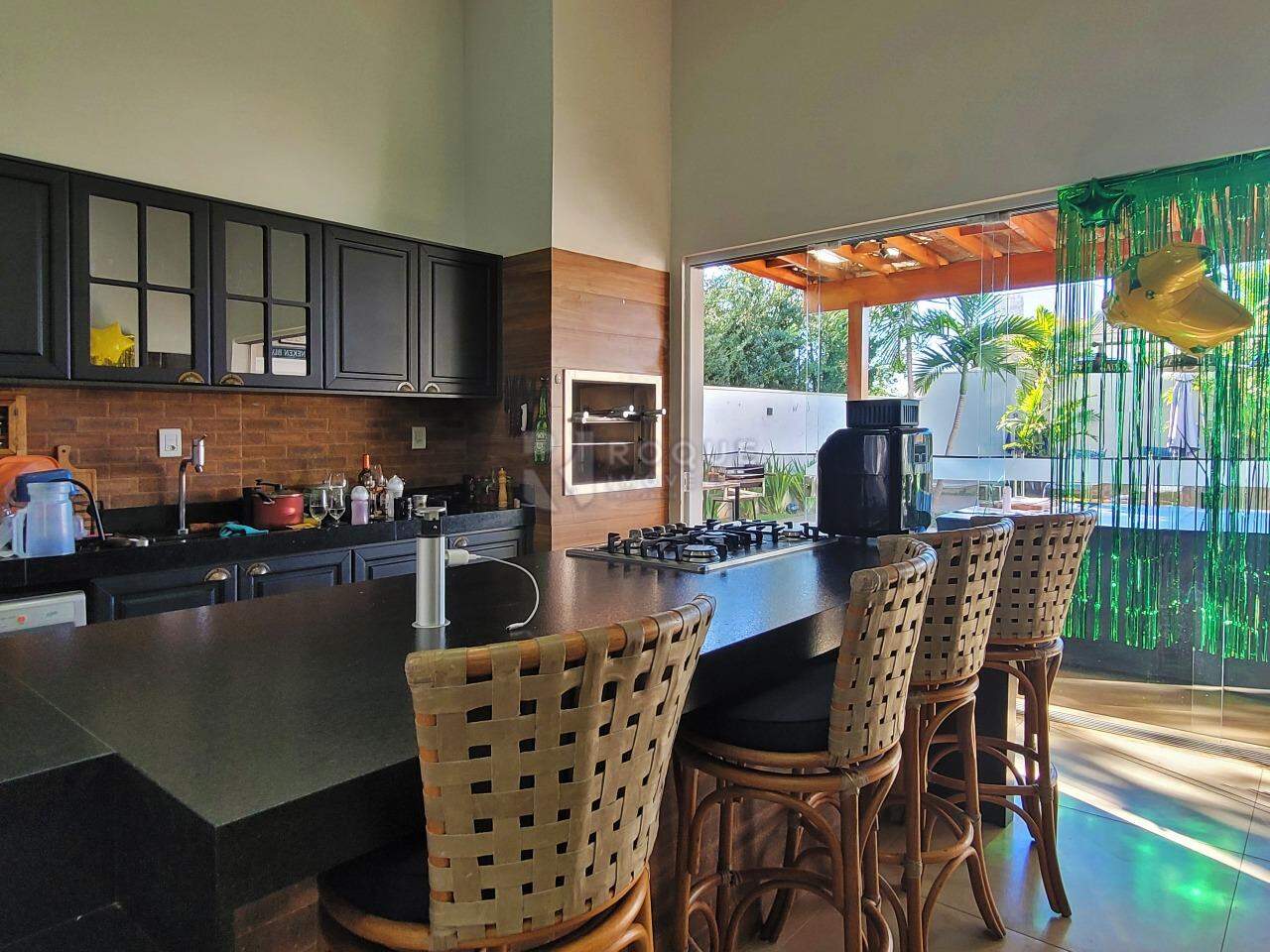 Casa em condomínio à venda no bairro Residencial Ilha de Bali: Cozinha / Área de lazer