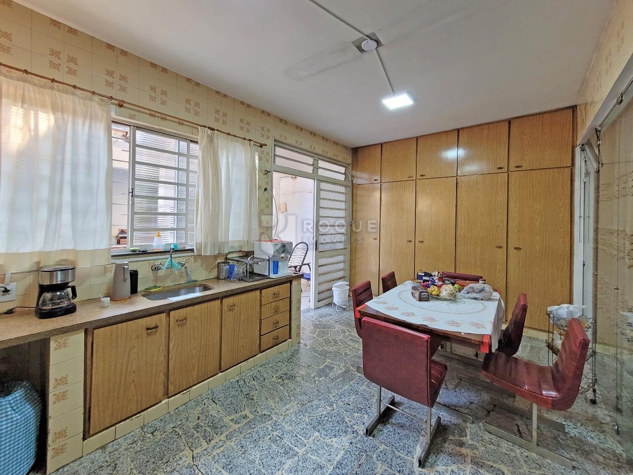 Casa Comercial à venda no bairro Centro: COZINHA 