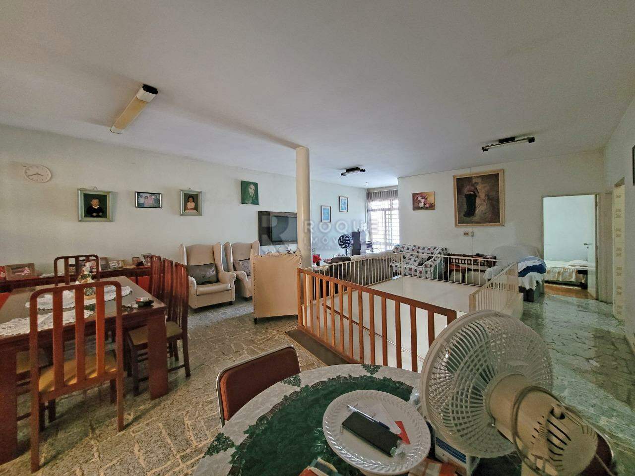 Casa Comercial à venda no bairro Centro: SALA DE ESTAR