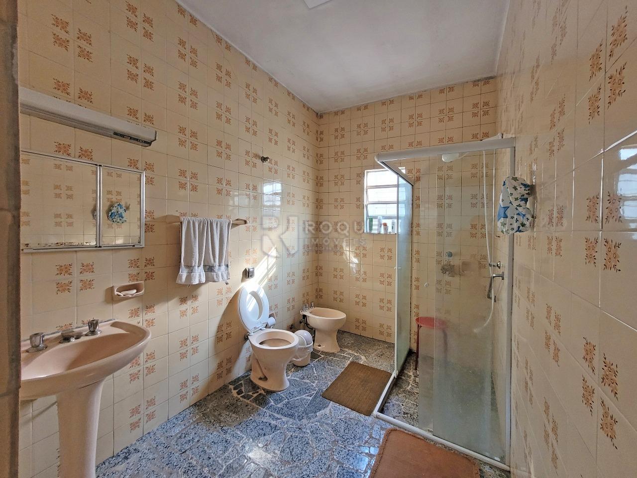 Casa Comercial à venda no bairro Centro: BANHEIRO SUITE 1