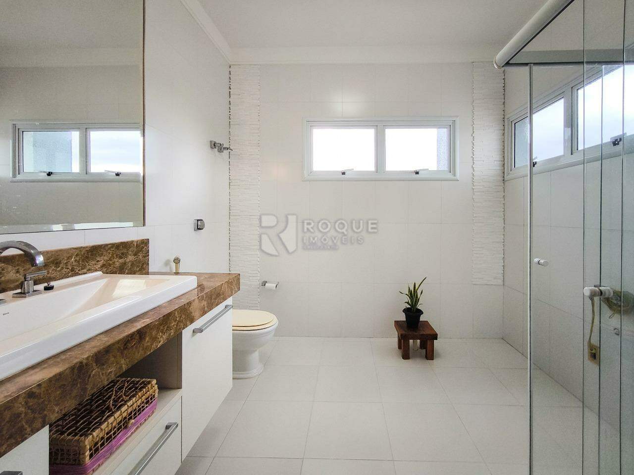 Casa em condomínio à venda no bairro Residencial Ilha de Bali: WC SUÍTE MASTER