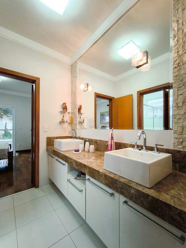 Casa em condomínio à venda no bairro Residencial Ilha de Bali: WC DEMI SUÍTE 1 E 2