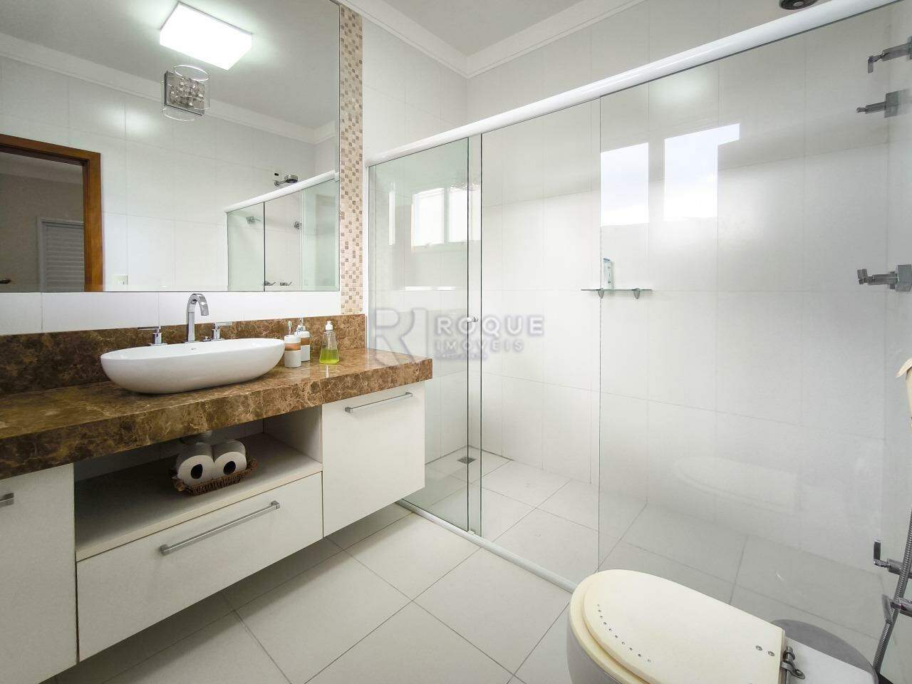 Casa em condomínio à venda no bairro Residencial Ilha de Bali: WC SUÍTE