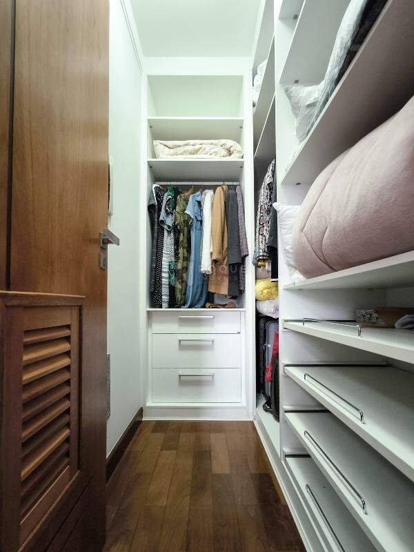 Casa em condomínio à venda no bairro Residencial Ilha de Bali: CLOSET SUÍTE