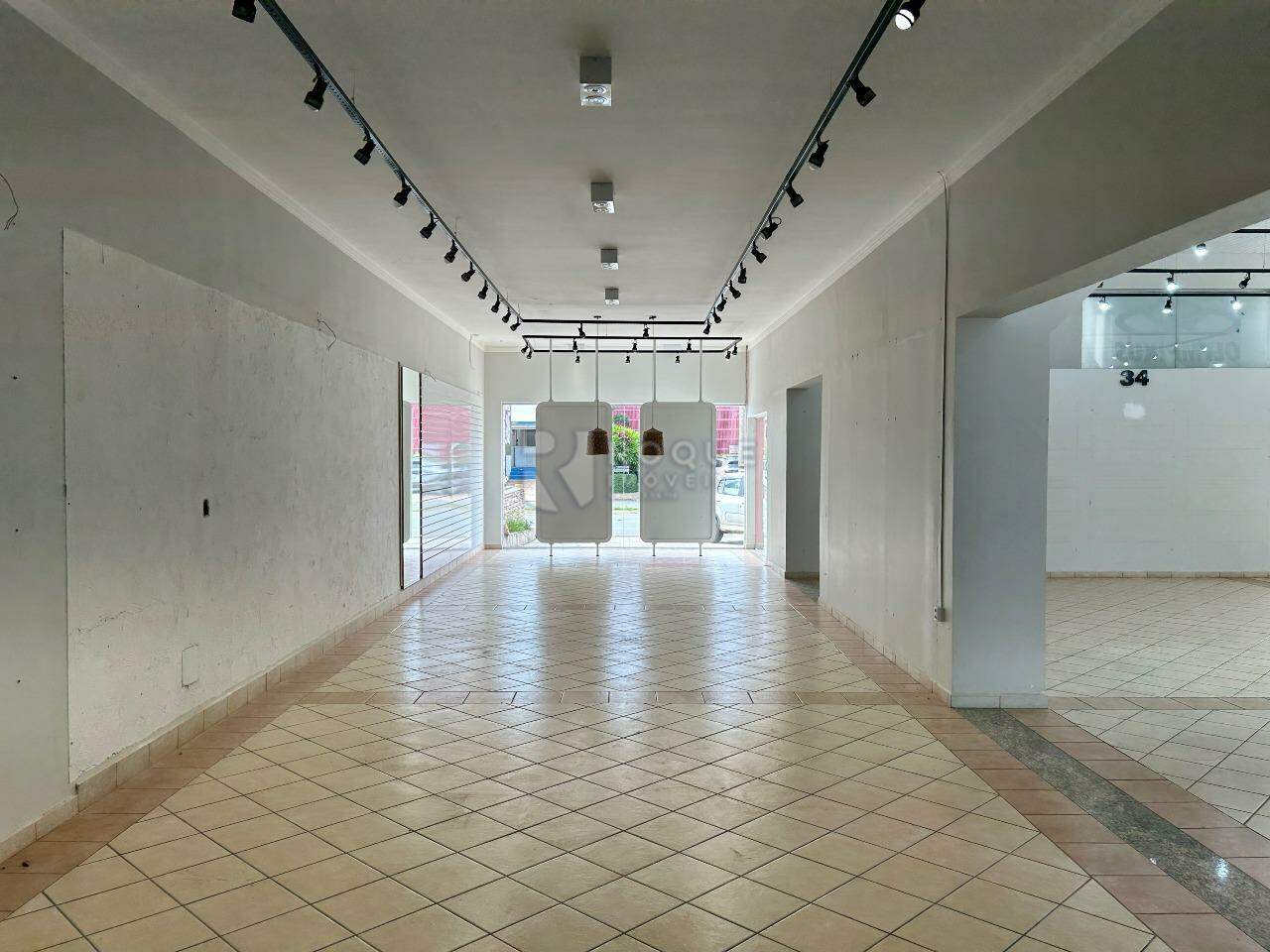 Barracão/Galpão para aluguel no bairro Jardim Nereide: Salão