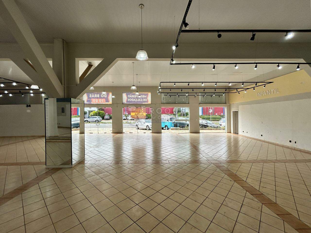 Barracão/Galpão para aluguel no bairro Jardim Nereide: Salão