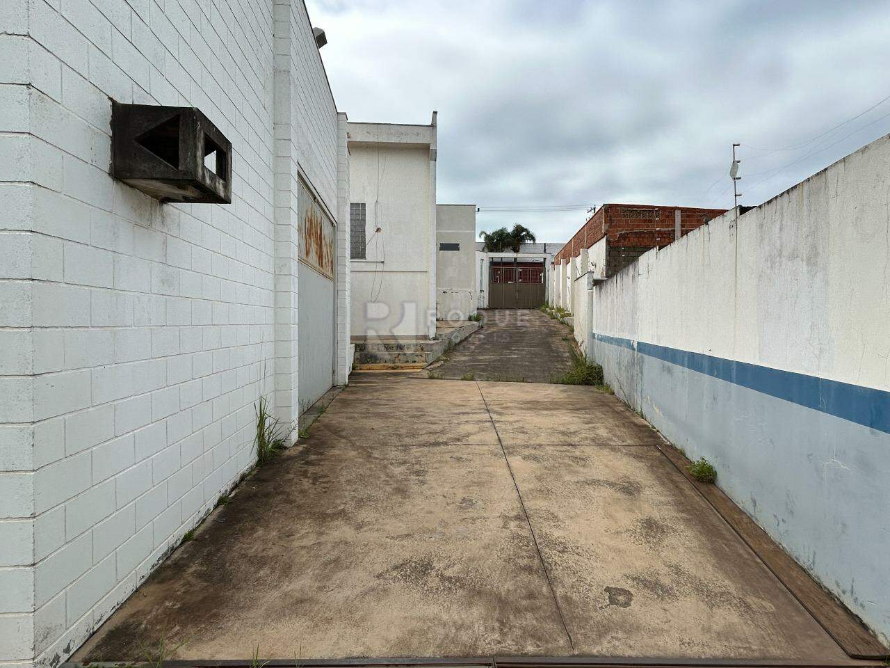 Barracão/Galpão para aluguel no bairro Jardim Nereide: Garagem 