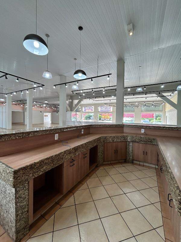 Barracão/Galpão para aluguel no bairro Jardim Nereide: Salão