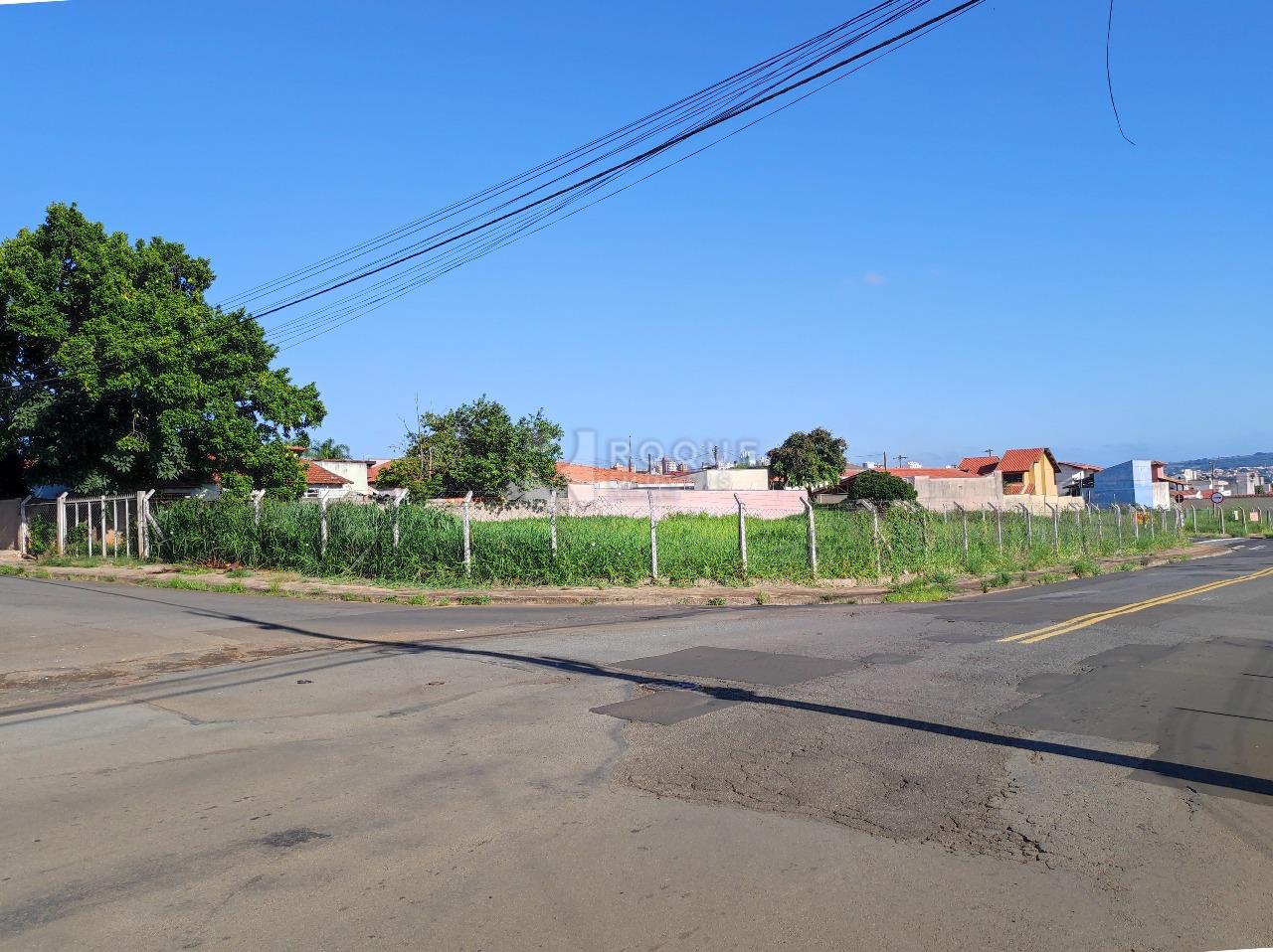 Terreno à venda no bairro Vila São Luiz: TERRENO 1