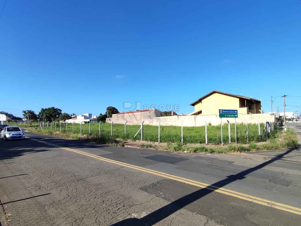 Terreno à venda no bairro Vila São Luiz: TERRENO 2