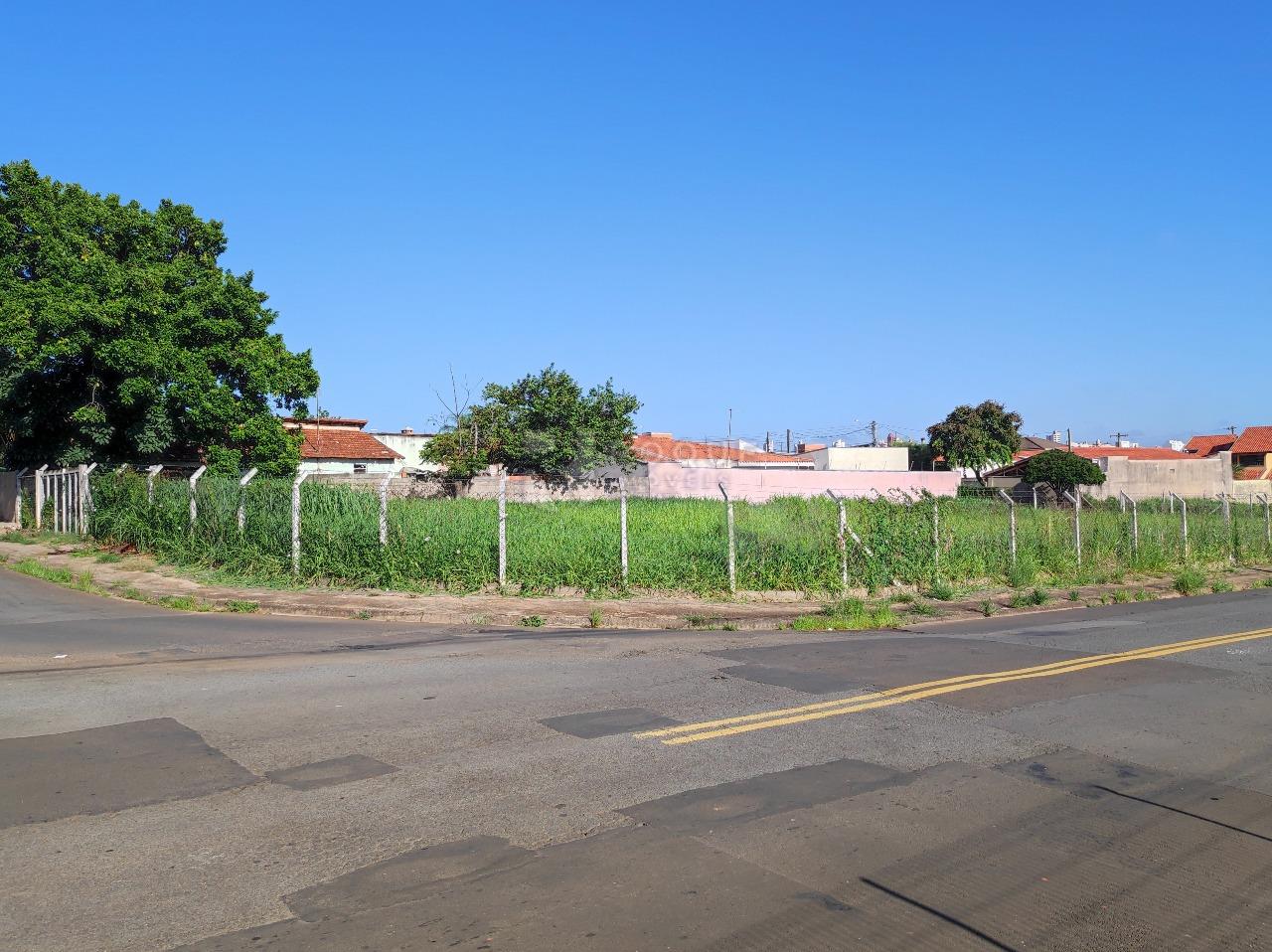 Terreno à venda no bairro Vila São Luiz: TERRENO 1