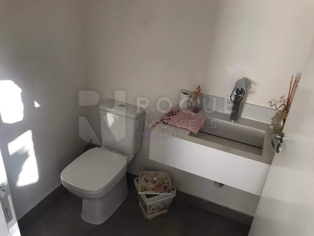 Casa em condomínio à venda no bairro Terras de São Bento I: 