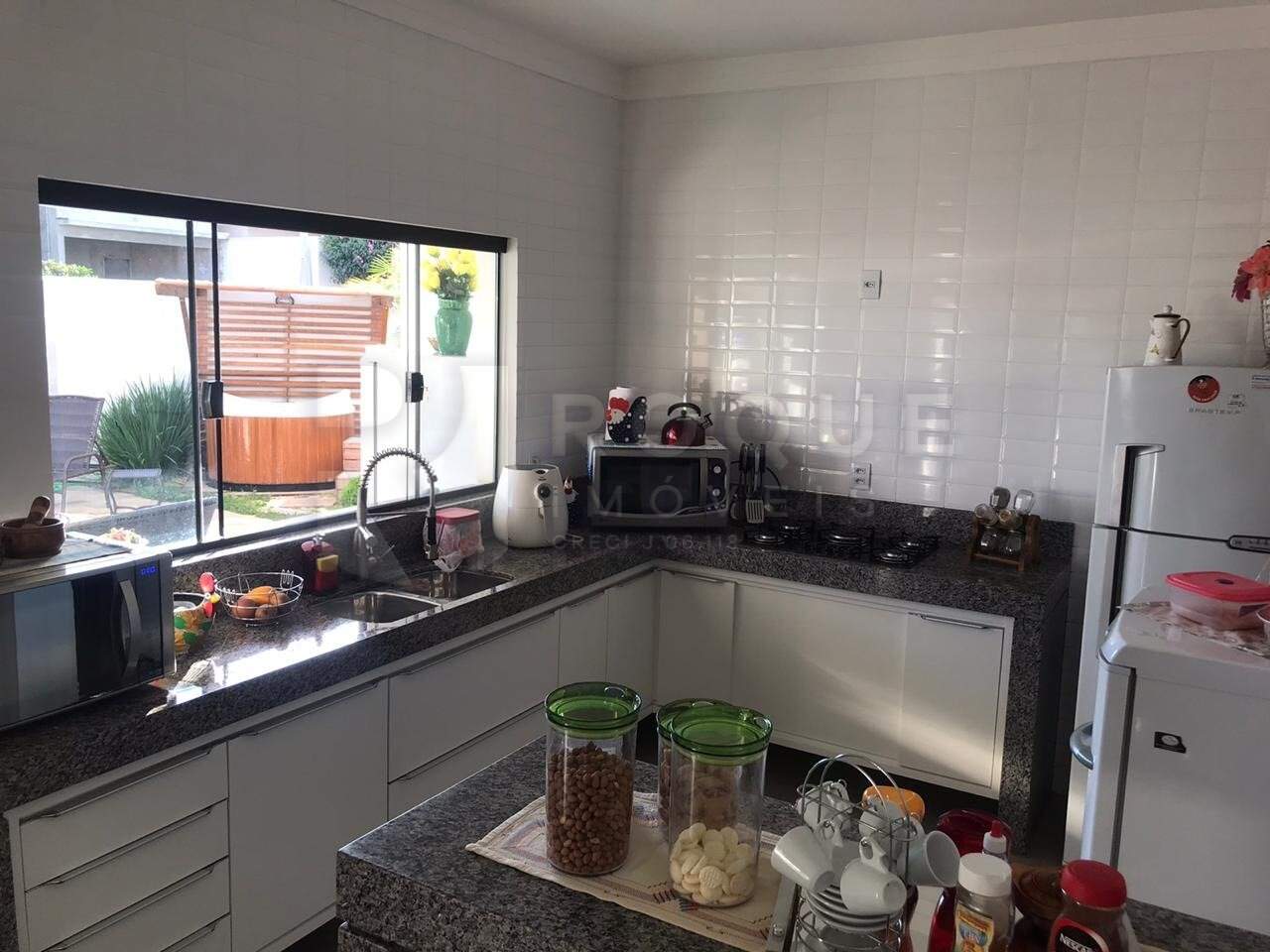 Casa em condomínio à venda no bairro Terras de São Bento I: