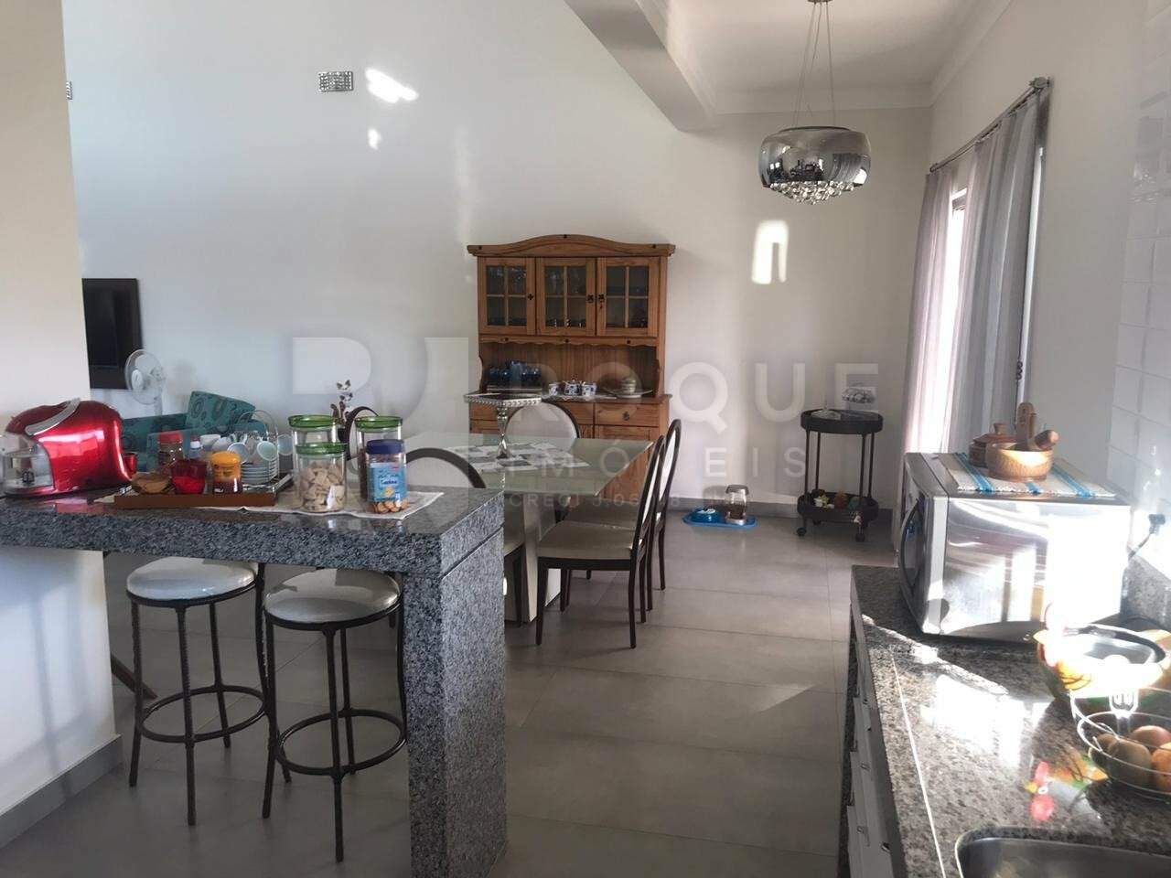 Casa em condomínio à venda no bairro Terras de São Bento I: