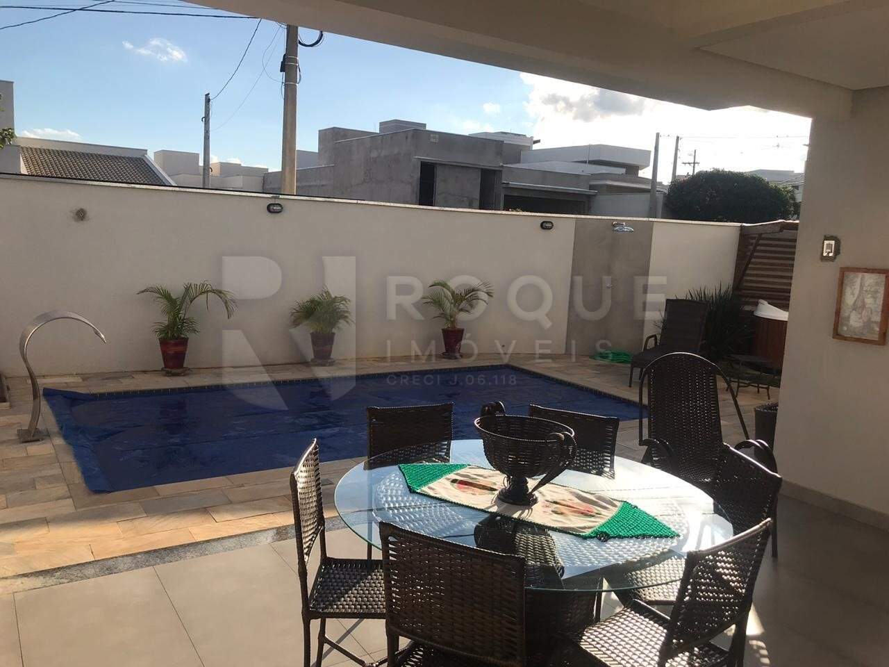 Casa em condomínio à venda no bairro Terras de São Bento I: