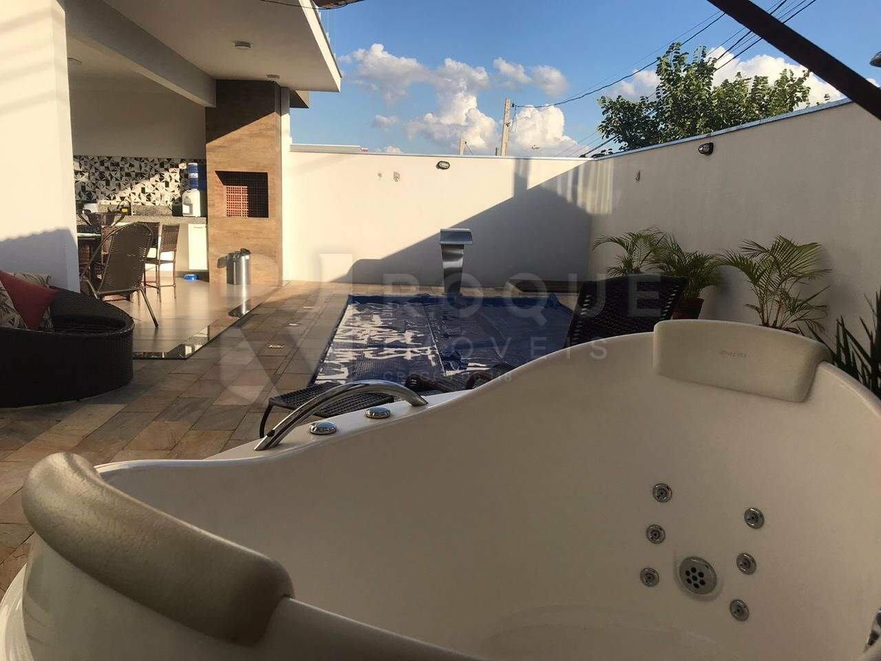 Casa em condomínio à venda no bairro Terras de São Bento I: