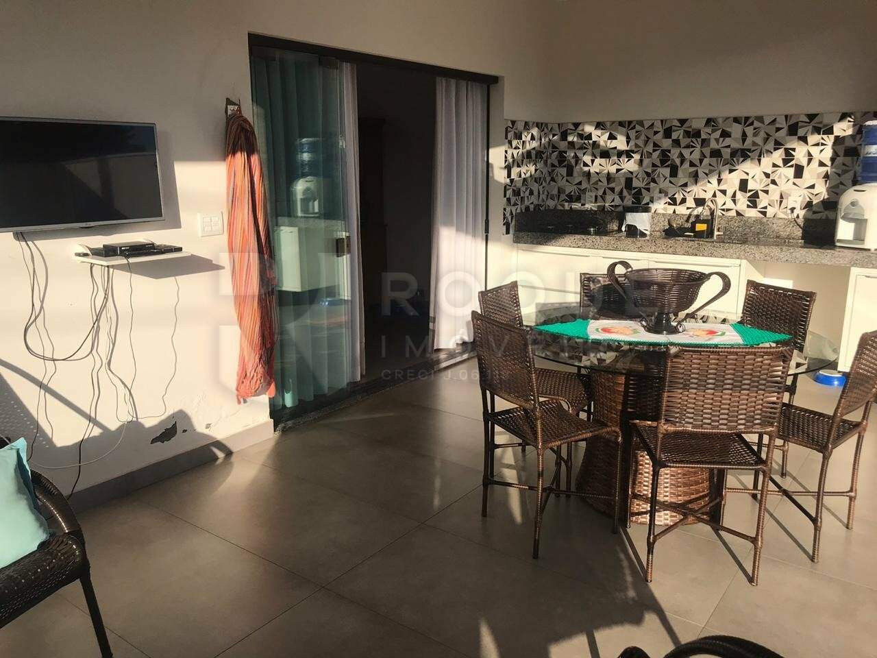 Casa em condomínio à venda no bairro Terras de São Bento I: