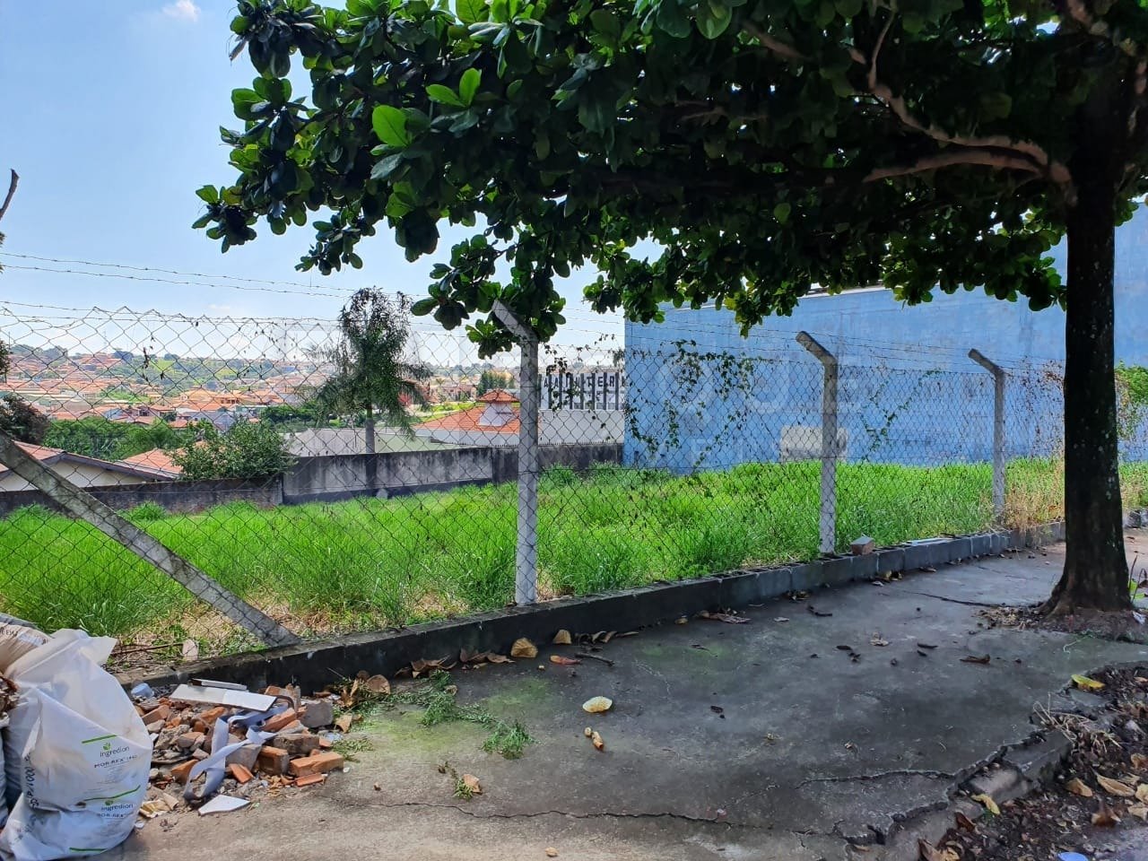 Terreno à venda no bairro Jardim Nereide: 