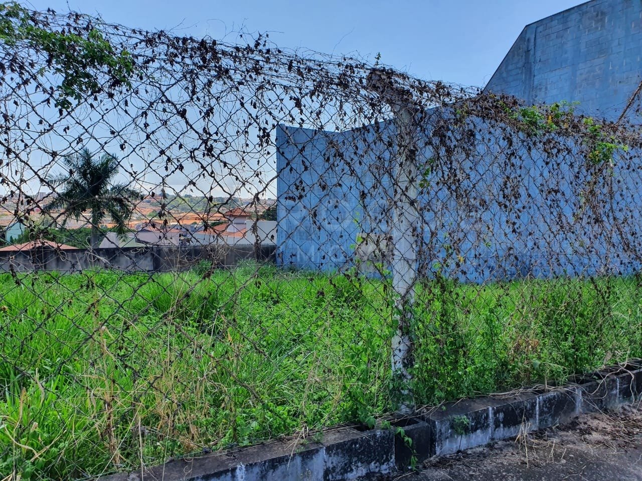 Terreno à venda no bairro Jardim Nereide: 