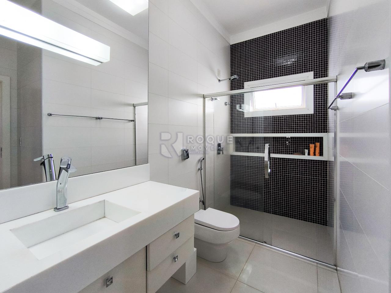 Casa em condomínio à venda no bairro Jardim Florença: WC SUÍTE 3