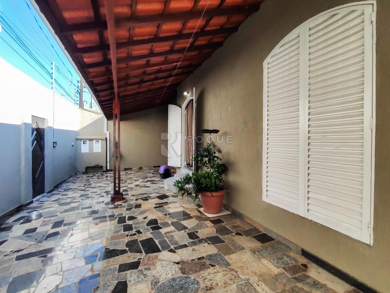 Casa Residencial à venda no bairro Parque Nossa Senhora das Dores: VARANDA