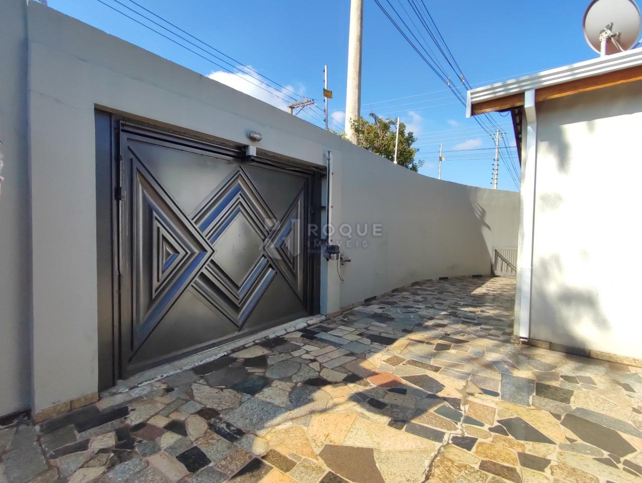 Casa Residencial à venda no bairro Parque Nossa Senhora das Dores: QUINTAL