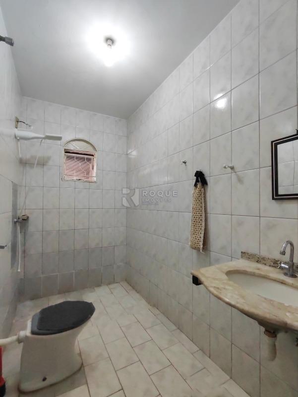 Casa Residencial à venda no bairro Parque Nossa Senhora das Dores: BANHEIRO SOCIAL EDÍCULA