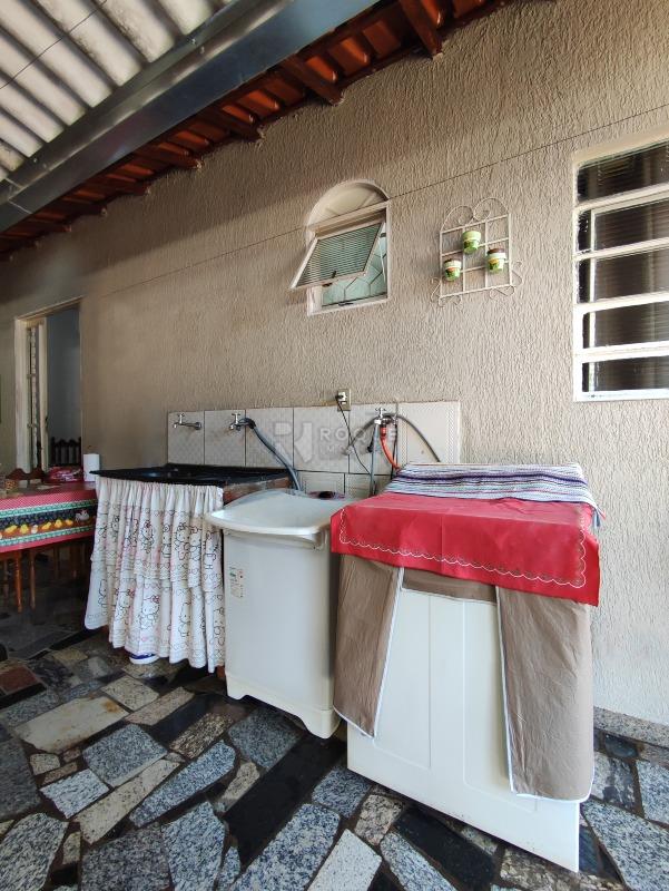 Casa Residencial à venda no bairro Parque Nossa Senhora das Dores: LAVANDERIA