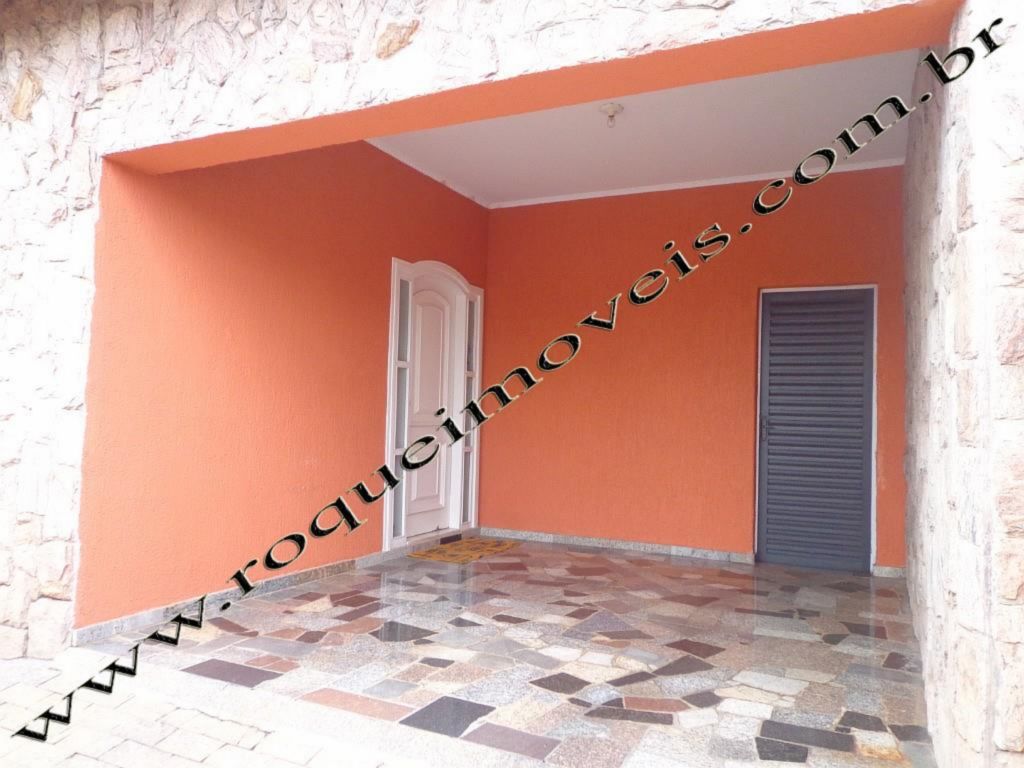 Casa Residencial à venda no bairro Jardim Caieira: Fachada interna