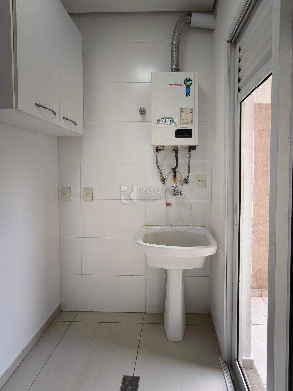 Apartamento à venda no bairro Desmembramento Oscar Antonio Breda: LAVANDERIA